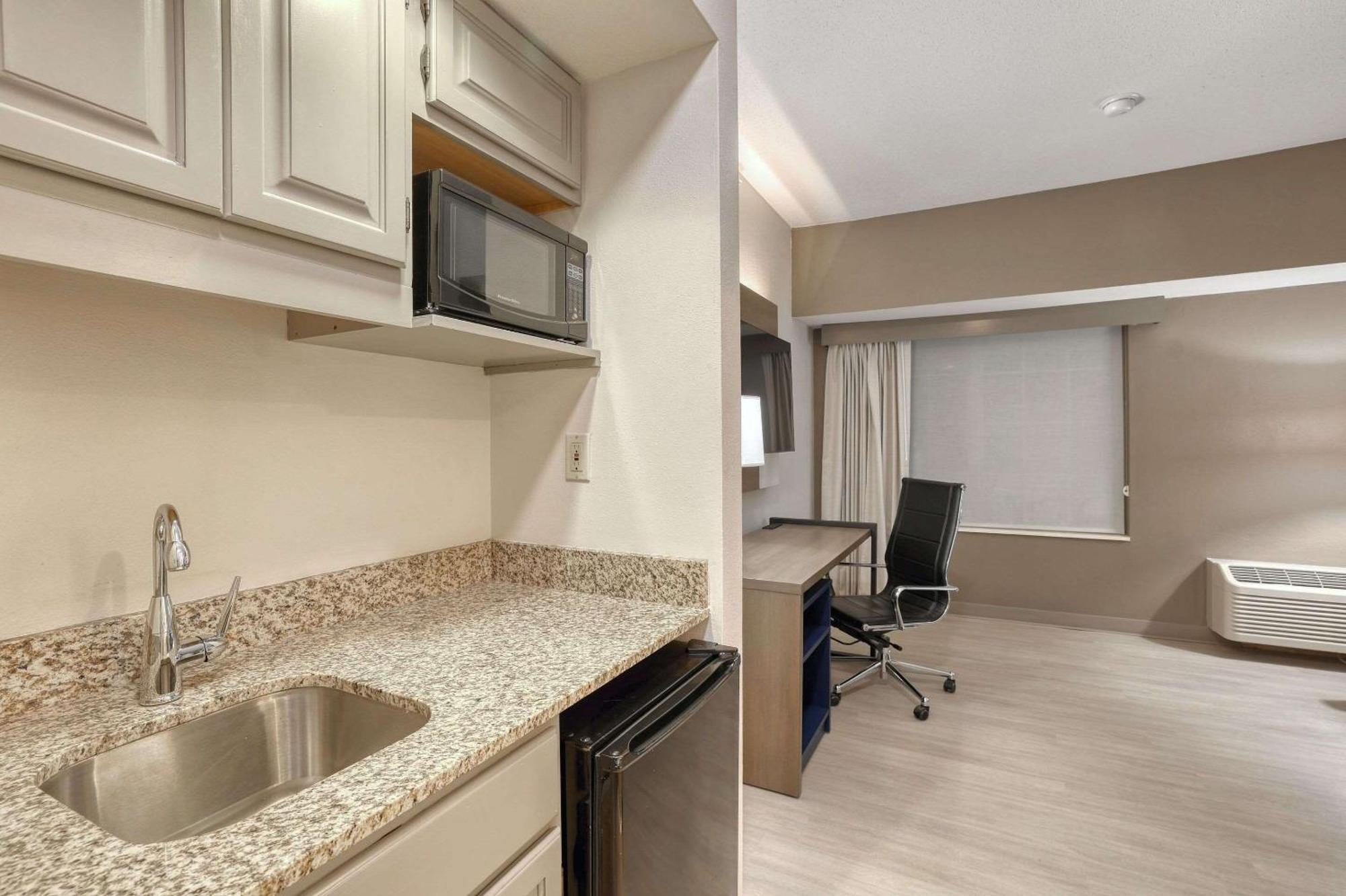 Comfort Suites Milwaukee Airport Oak Creek Ngoại thất bức ảnh